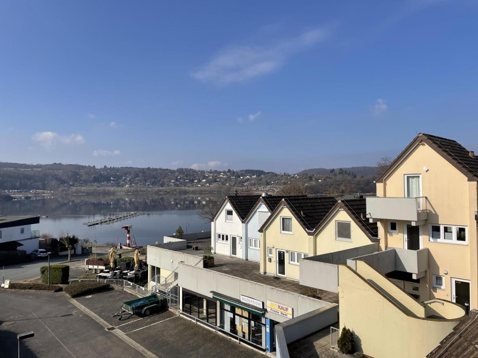 Gemutliche 93M2Fewo Mit 2 Schlafzimmern Und Seitlichem Seeblick Vom Balkon Scheid  Экстерьер фото
